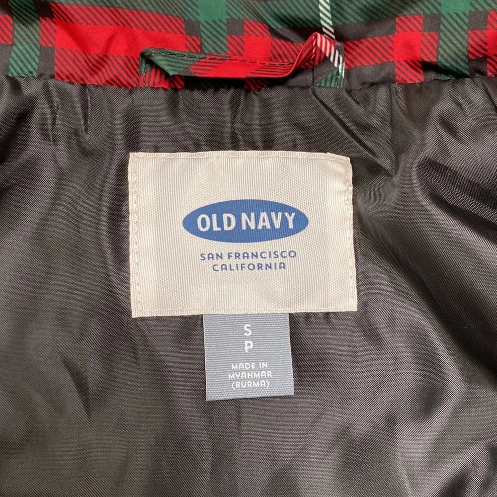🎉2X HP🎉 Old Navy Plaid Quilted Vest 💗 Red Green White & Black - Picture 13 of 14